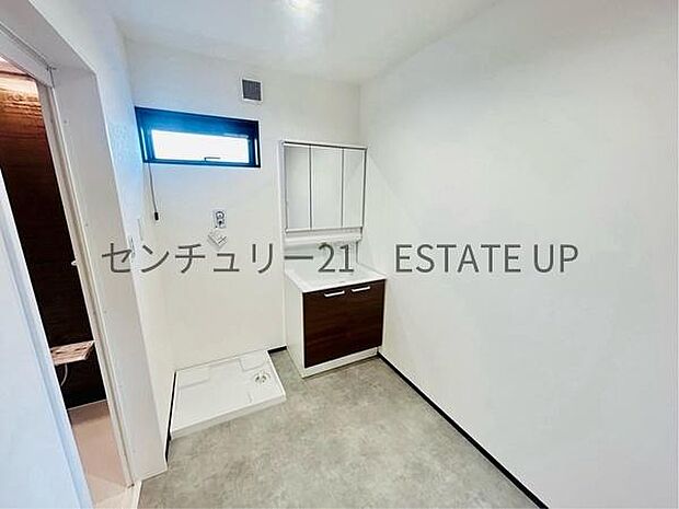 【洗面台・洗面所】スペースの広い洗面所が特徴