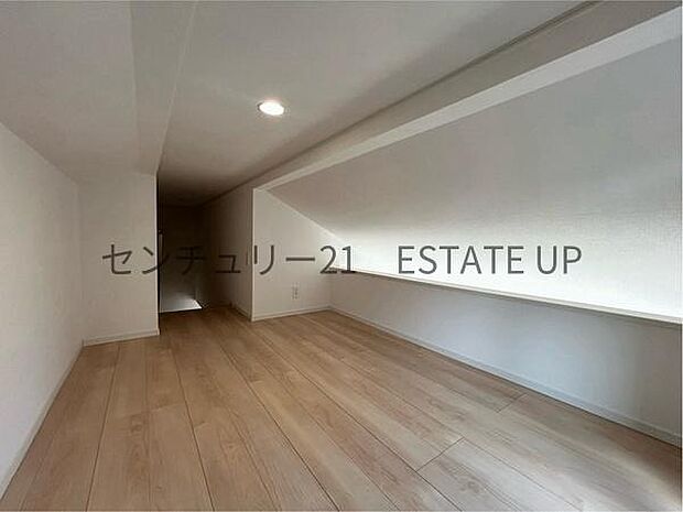 【ロフト】空間を有効活用できるロフト付き!収納や寝室として使えて、お部屋が広々快適に!