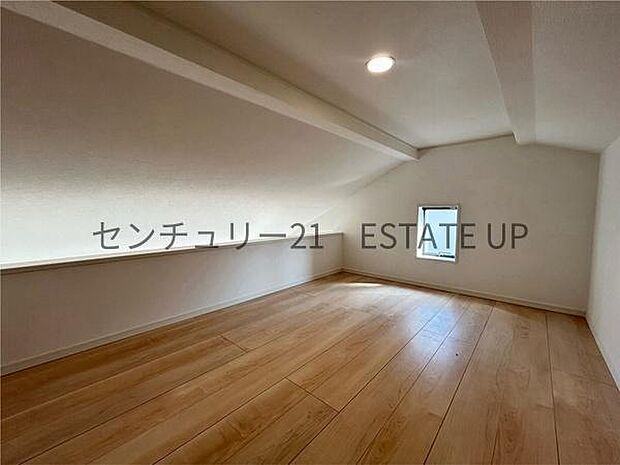 【ロフト】空間を有効活用できます。収納スペースにも最適です!