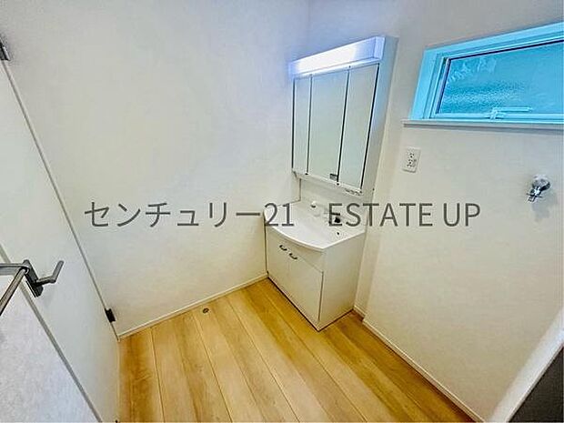 【洗面台・洗面所】スペースの広い洗面所が特徴