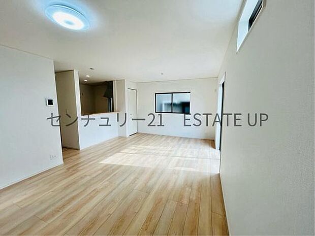 【リビング】お好きなインテリアなどを飾って、ご家族で安らげる癒しの空間をお作りいただけます。