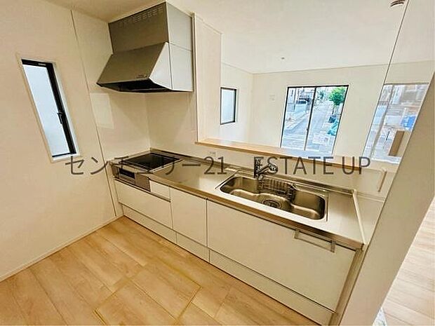 【キッチン】解放感に優れているオープンキッチン