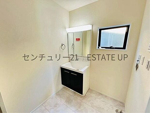 【洗面台・洗面所】スペースの広い洗面所が特徴