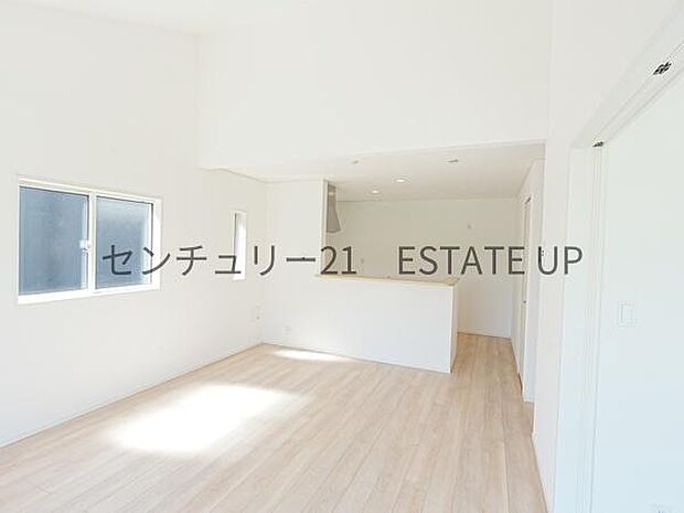 【リビング】お好きなインテリアなどを飾って、ご家族で安らげる癒しの空間をお作りいただけます。