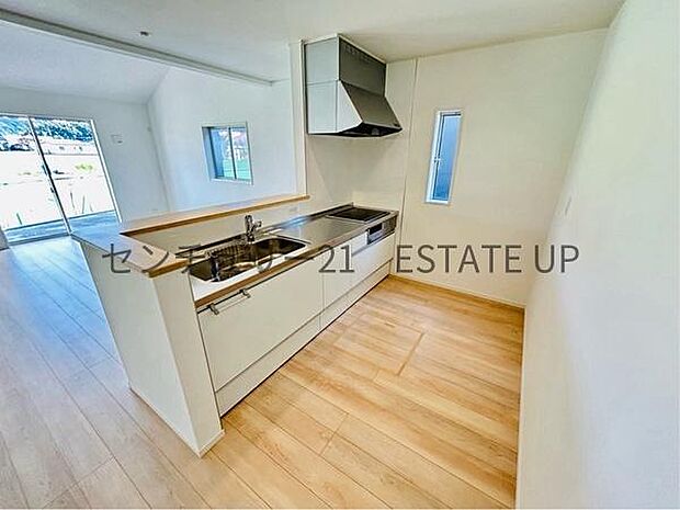 【キッチン】解放感に優れているオープンキッチン