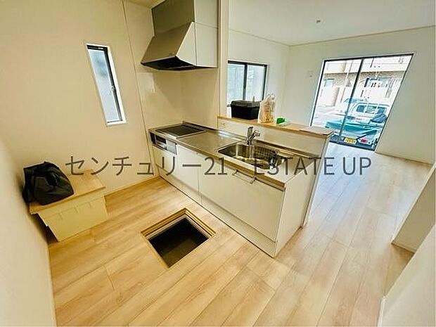 【キッチン】解放感に優れているオープンキッチン