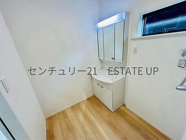 【洗面台・洗面所】スペースの広い洗面所が特徴