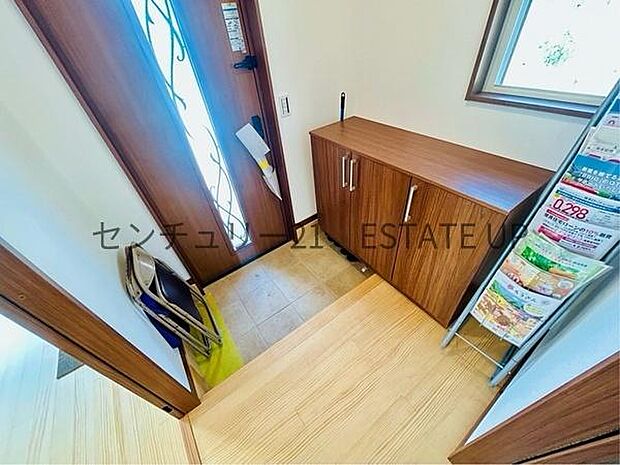 【玄関】シューズボックスもある玄関です。