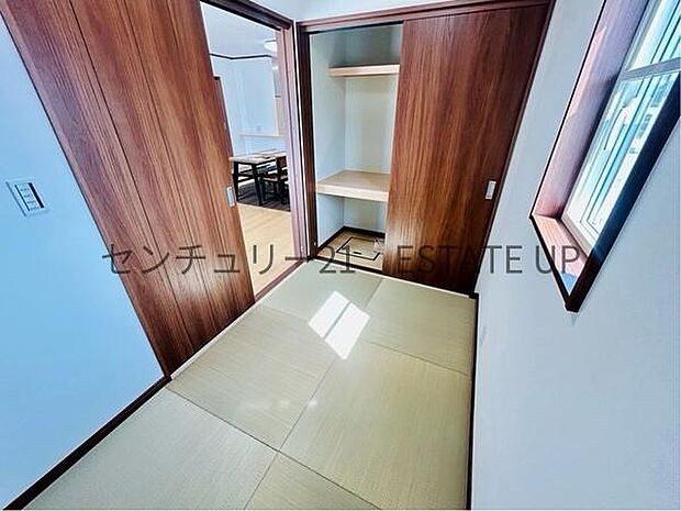 【和室】昔ながらの趣を感じる和室。落ち着いた時間を過ごせる空間です。