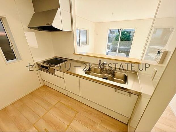 【キッチン】解放感に優れているオープンキッチン