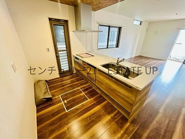 【キッチン】解放感に優れているオープンキッチン