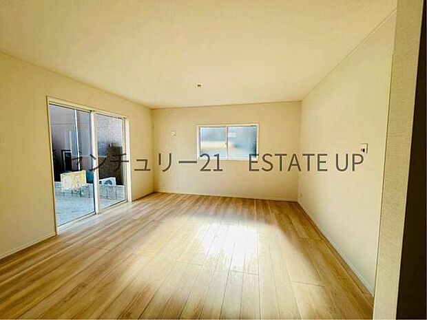 【リビング】お好きなインテリアなどを飾って、ご家族で安らげる癒しの空間をお作りいただけます。