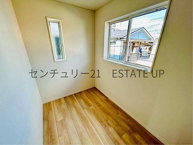 【洋室】収納スペースとしても活用できます。