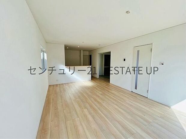 【リビング】お好きなインテリアなどを飾って、ご家族で安らげる癒しの空間をお作りいただけます。