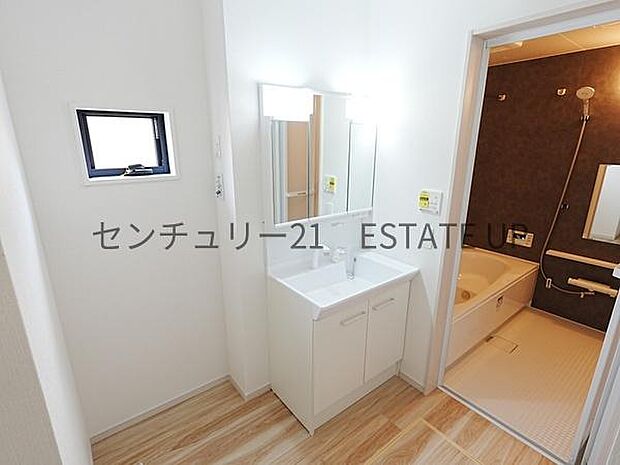 【洗面台・洗面所】スペースの広い洗面所が特徴