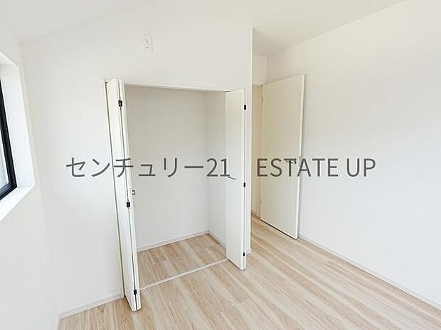 【洋室】家族構成やライフスタイルに合わせて、多目的にお使いいただけます。