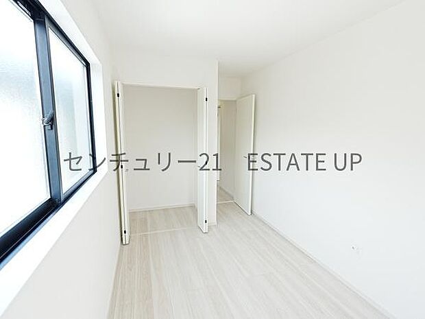 【洋室】ライフスタイルに合わせて、多目的にお使いいただけます。