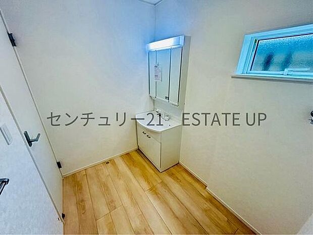 【洗面台・洗面所】スペースの広い洗面所が特徴