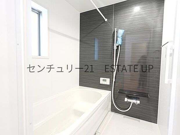 【バス】1日の疲れを癒してくれるバスルーム。