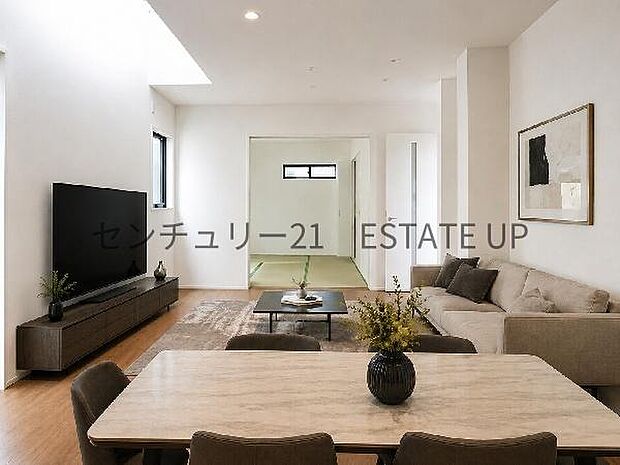 【リビング】広々としたリビング空間で、家族団らんや来客時にもゆったり過ごせる心地よい空間。※ホームステージングしているイメージ図です。
