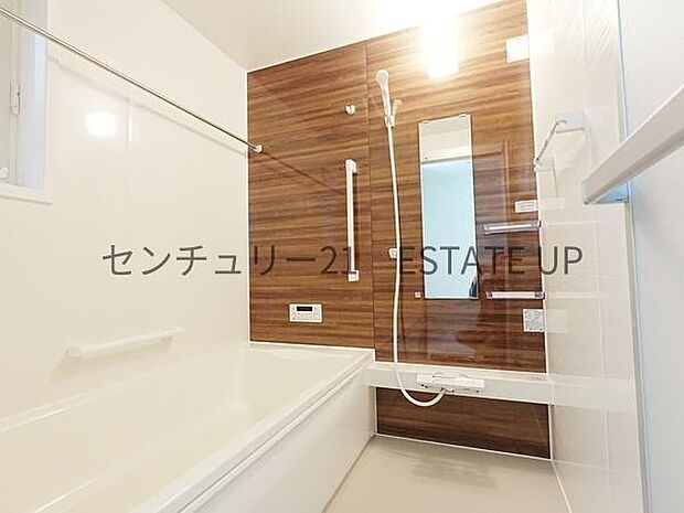 【バス】1日の疲れを癒してくれるバスルーム。