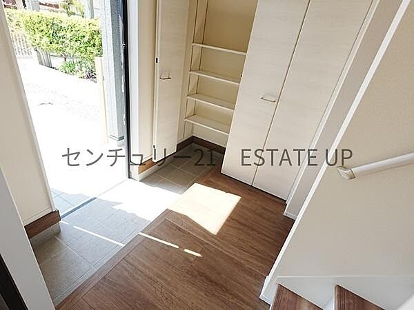 玄関を拡大表示
