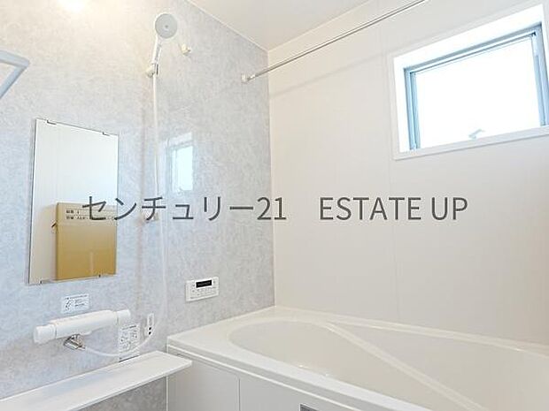 【バス】1日の疲れを癒してくれるバスルーム。