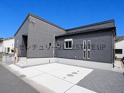 外観:【外観】モダンな外観で落ち着きのあるデザインです♪ 外観:【外観】モダンな外観で落ち着きのあるデザインです♪