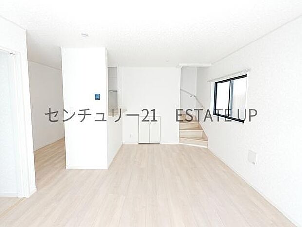 【リビング】お好きなインテリアなどを飾って、ご家族で安らげる癒しの空間をお作りいただけます。