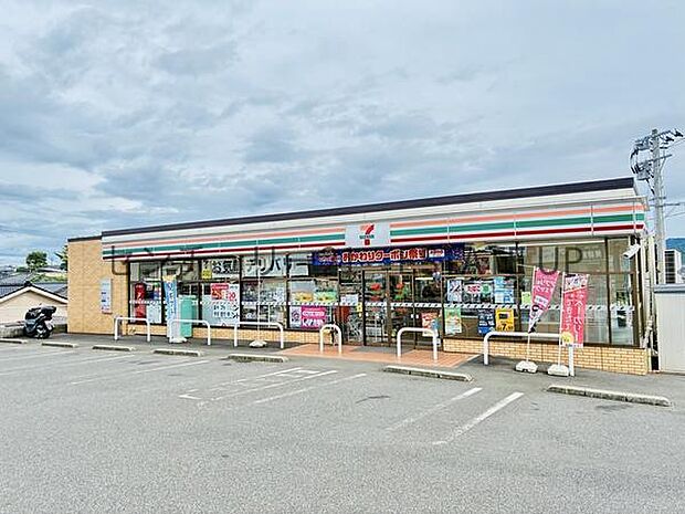 セブンイレブン鹿児島坂之上4丁目店まで1350m、ちょっとした買い物からATM利用まで◎ セブンイレブンが近くて暮らしやすい環境です。
