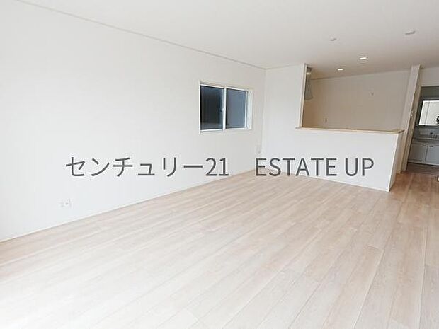 【リビング】お好きなインテリアなどを飾って、ご家族で安らげる癒しの空間をお作りいただけます。