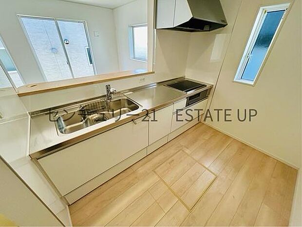 【キッチン】解放感に優れているオープンキッチン