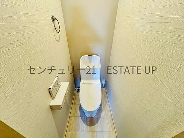 【トイレ】各階にトイレが付いているので、忙しい朝の時間帯にも安心。