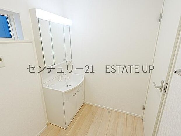 【洗面台・洗面所】スペースの広い洗面所が特徴