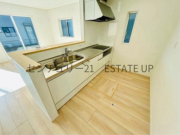 【キッチン】解放感に優れているキッチン