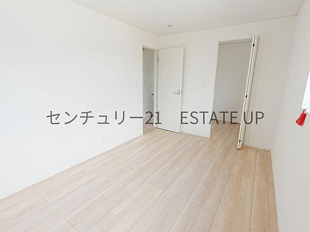 【洋室】家族構成やライフスタイルに合わせて、多目的にお使いいただけます。