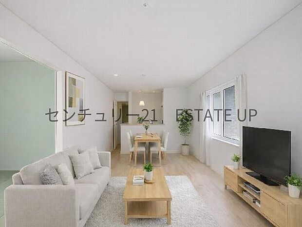 【リビング】広々としたリビング空間で、家族団らんや来客時にもゆったり過ごせる心地よい空間。※ホームステージングしているイメージ図です。