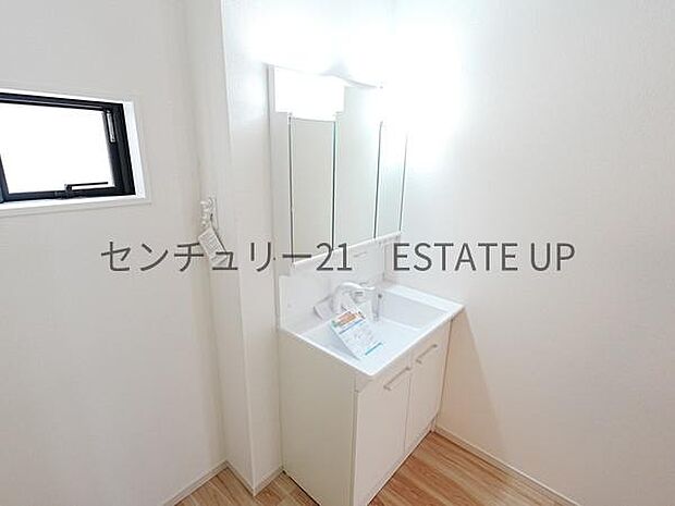 【洗面台・洗面所】スペースの広い洗面所が特徴