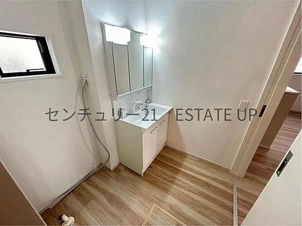 【洗面台・洗面所】スペースの広い洗面所が特徴