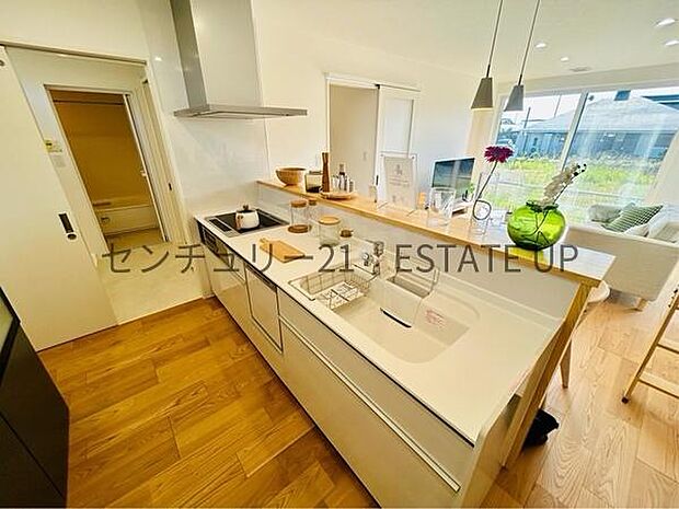 【キッチン】解放感に優れているオープンキッチン