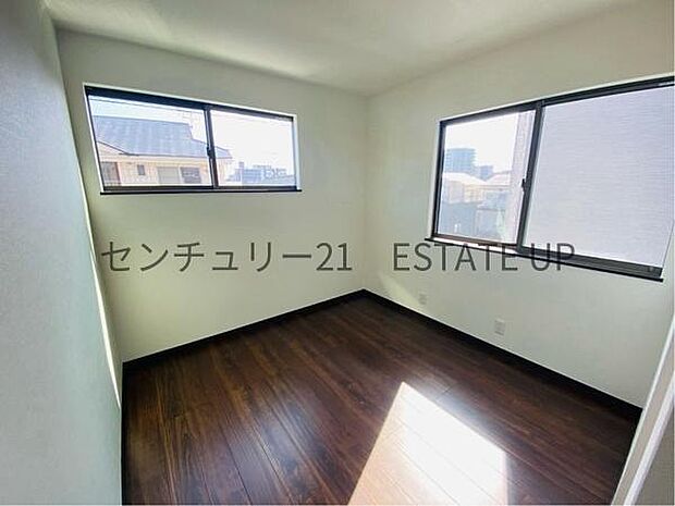 【洋室】ライフスタイルに合わせて、多目的にお使いいただけます。