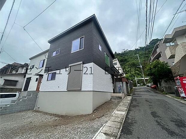 【完成前外観】