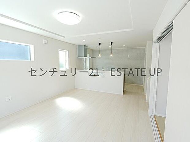 【リビング】お好きなインテリアなどを飾って、ご家族で安らげる癒しの空間をお作りいただけます。