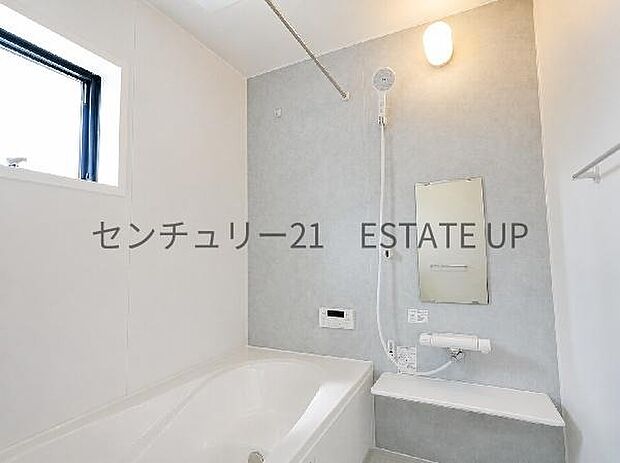 【バス】1日の疲れを癒してくれるバスルーム。