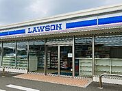 ローソン霧島隼人日当山店まで2098m、ちょっとした買い物やATM利用、公共料金の支払いも身近に「ローソン」があり、忙しい毎日をしっかりサポートしてくれます。