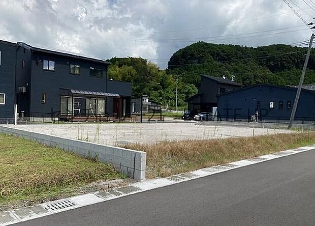 【完成前外観】