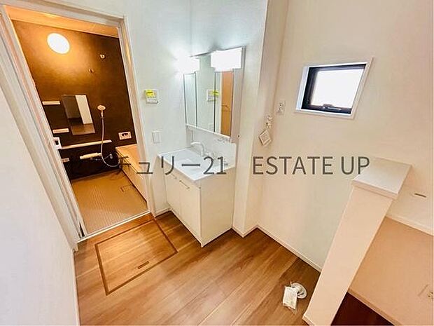 【洗面台・洗面所】スペースの広い洗面所が特徴