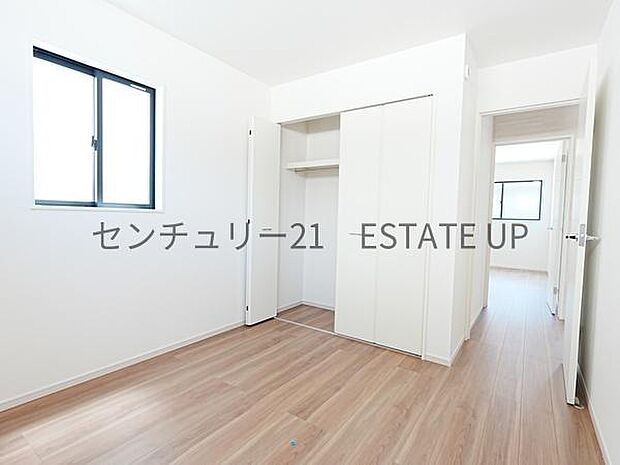 【洋室】収納もあるのでライフスタイルに合わせて、多目的にお使いいただけます。