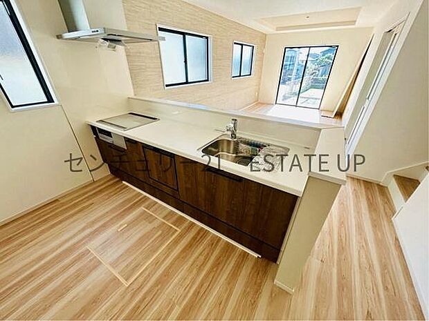 【キッチン】解放感に優れているキッチン