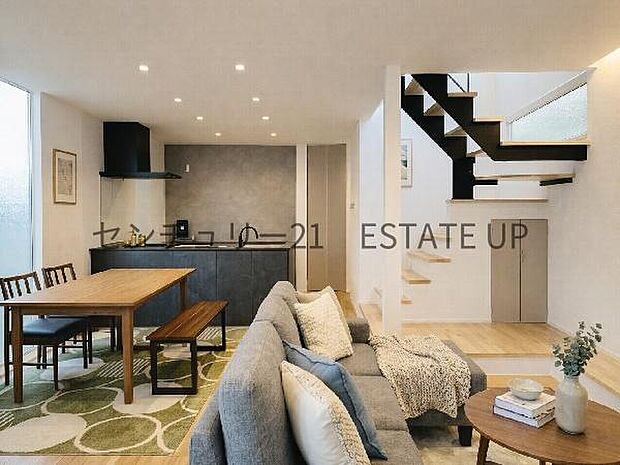 【リビング】リビングにキッチンもありご家族皆様でゆったりとお過ごしいただけます。